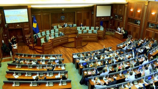 Kuvendi i Kosovës në seancë/ Opozita akuzon Qeverinë për dështim në menaxhimin e pandemisë