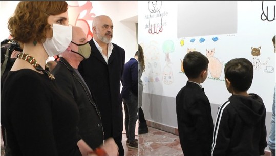 Helidon Gjergji çel ekspozitë në kryeministri, mesazhi i artistit: Kur fëmijët u shkëputën nga interneti, idetë e tyre ishin të mrekullueshme