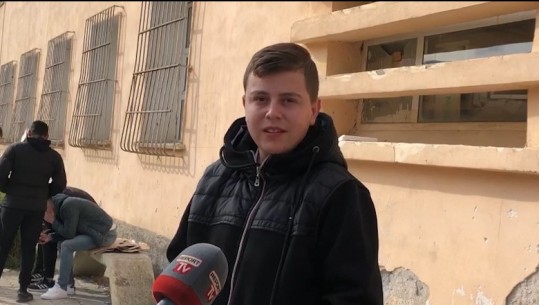 Shkollat në Vlorë pa ngrohje, pezullohet mësimi! Nxënësit e shkollës 'Pavarësia': Na thanë ikni se është ftohtë