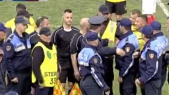  Goditën arbitrat pas ndeshjes Lapraka-Arena në Tiranë, arrestohen dy të rinj, nis hetimi edhe për një të mitur 
