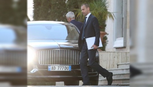 Presidenti i UEFA-s shkon me makinën 200.000 euro të Armand Dukës në kryeministri, ironizon Braçe: Makinë luksi e një financieri në pulari që paguhet me 40 mijë lekë