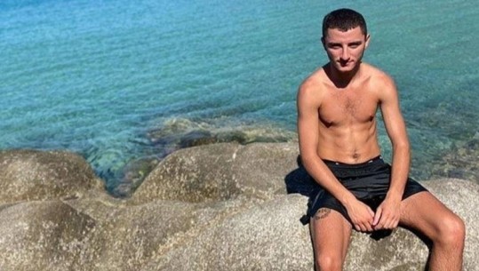 U arratis drejt vendit tonë, ky është i riu tjetër shqiptar që akuzohet për vrasjen me thika të 19-vjeçarit grek