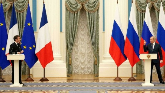 Putin 'humb qetësinë' gjatë konferencës me homologun francez, i drejtohet Zelensky-t: Ki durim, bukuroshja ime!