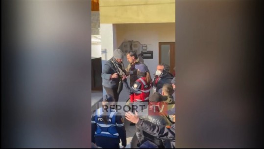‘O serb, o ndyrësira’, policia nxjerr me forcë nga shtëpia banoren te ‘5 Majit’, e merr zvarrë