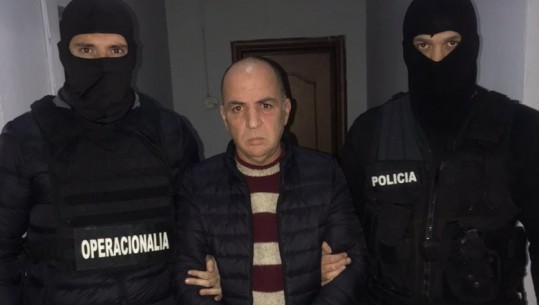 I shpallur në kërkim ndërkombëtar si pjesë e një grupi kriminal, arrestohet në Durrës 51-vjeçari! Do të ekstradohet drejt Italisë