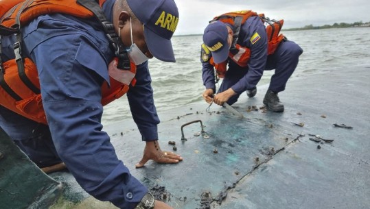 4 ton kokainë në një nëndetëse, ushtria kolumbiane ‘zbraz’ drogën (VIDEO)