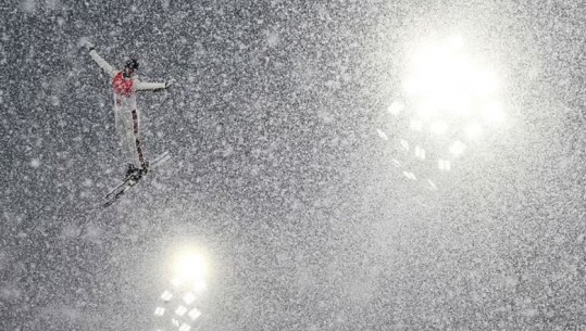 Stuhia e dëborës ndërpret Lojërat Olimpike Dimërore në Pekin