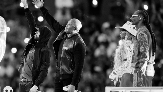 Dre, Snoop, Eminem dhe 50 cent, ‘Super Bowl’ bën bashkë ‘mbretërit’ e rep-it në botë! I vihet ‘flaka’ skenës! Ja çfarë nuk vutë re nga performanca 