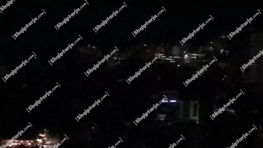 Shpërthen në flakë kabina elektrike, qyteti i Sarandës pa drita, shkak mbingarkesa