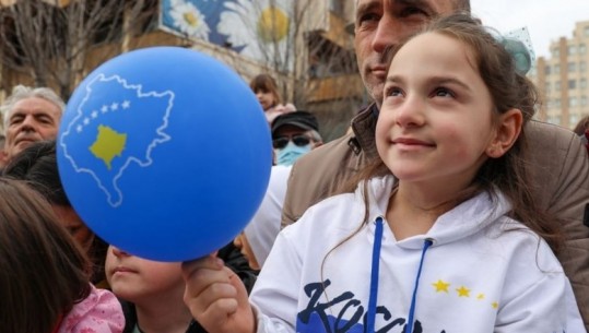 Sot 14 vjet shtet i pavarur dhe sovran, festa e pavarësisë së Kosovës në 12 foto