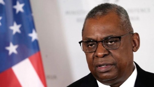 Sekretari i Mbrojtjes i SHBA: Trupat ruse pranë Ukrainës janë 'gati për të goditur'