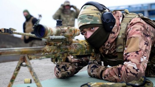 Tensione në Kiev, të shtëna e bombardime në periferi të Donetsk