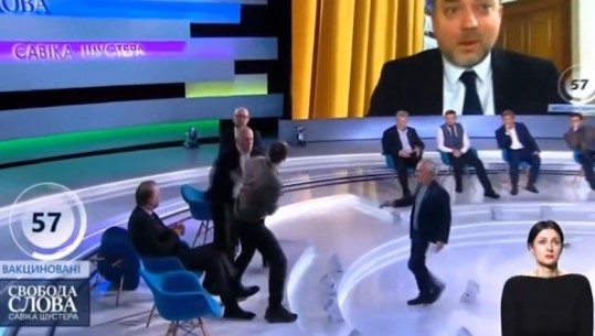 VIDEOLAJM/ Plas sherri live në televizion, politikani pro-rus nuk pranoi të dënonte veprimet e Putin, gazetari ukrainas e rreh me grushte