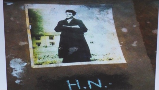 Ekspozita/ Foto të rralla të poetit Havzi Nela ekspozohen në muzeun e Kukësit, vizitorët e parë nxënës të gjimnazit