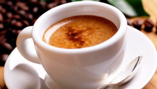 Pini një kafe në mëngjes, zbuloni efektet pozitive në shëndet! Studimi: Ul rrezikun e tumorit në tru