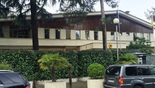 Pushtimi rus i Ukrainës, ambasada gjermane në në Tiranë në zi