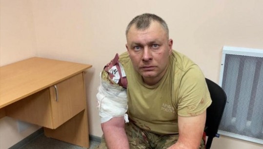 Portreti i “harakiri-t” rus në Ukrainë, Ministria e Mbrojtjes: U dorëzuan në robëri