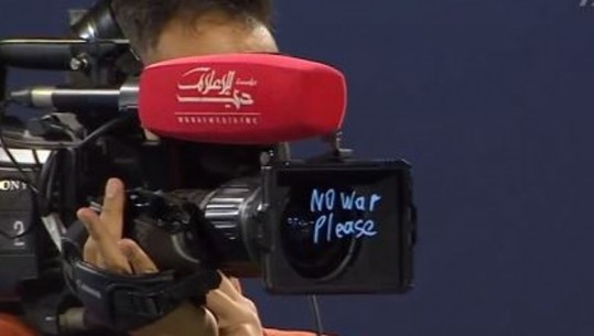‘Jo luftë, ju lutem’, tenisti i njohur rus ndal ndeshjen dhe përçon mesazhin për paqe