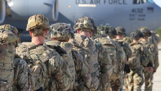 4000 trupat e ushtrisë amerikane të dislokuara në Evropë kanë zgjatur mandatin e qëndrimit