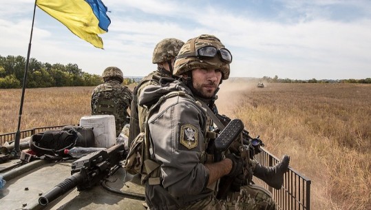 Ambasada e SHBA në Ukrainë thirrje qytetarëve të saj: Largohuni me mënyra private, situata është e paparashikueshme