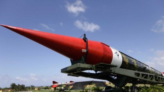 DW: SHBA, Francë e Britani kanë 970 armë bërthamore në gatishmëri, nuk përjashtohet përdorimi i armëve nukleare nga Rusia