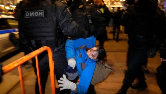 Protestat kundër luftës në Ukrainë, mbi 6000 të arrestuar në Rusi
