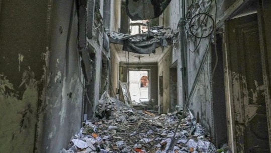 Bombardohet qyteti 30 minuta larg Kievit, nën sulmin rus edhe zona afër aeroportit