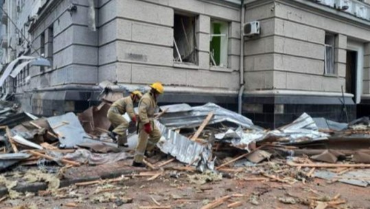 Raketa mbi ndërtesat e policisë në Kharkiv, raportohen 4 të vdekur