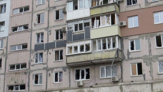 Nën bombardimet e rusëve, kryebashkiaku i Mariupol-it: I gjithë qyteti ka mbetur pa ujë 
