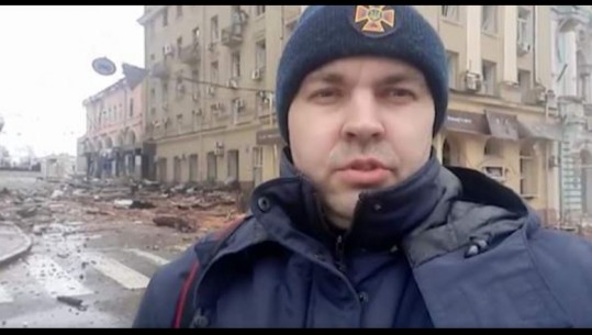 'Një fëmijë i vogël është nën rrënoja dhe ka nevojë për ndihmë', shërbimi i Emergjencës raporton se çfarë po ndodh në Kharkiv pas goditjes nga raketa