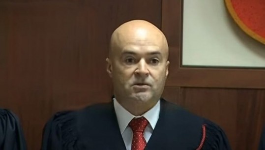 Gjyqtari i dosjeve të bujshme Sokol Tona përjashtohet nga drejtësia, çështjet nga 'Durrës-Kukës', 'Gërdeci' tek Konstandin Xhuvani! Iu shmang Vetingut