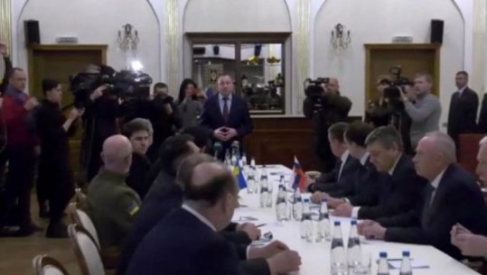 Shtyhet për të hënën raundi i tretë i bisedimeve Kiev-Moskë