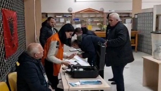 VIDEO/ Mbyllet votimi në bashkinë Shkodër, procesi i numërimit pritet të nis rreth orës 23.00! Anulohen zgjedhjet në 3 qendra votimi për shkak të dëborës