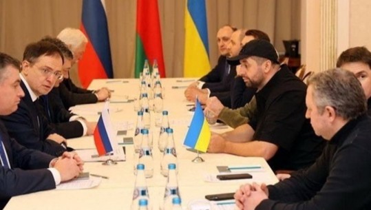  Raundi i tretë i bisedimeve me Kievin, delegacioni rus mbërrin në Bjellorusi 