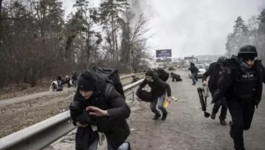 Sulme ruse të pamëshirshme pranë Kievit, kryebashkiaku: Po vrasin civilë qëllimisht! Po shkatërojnë gjithçka me tërbim 