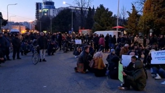 Protestë edhe në Shkodër, qytetarët bllokojnë rrugët e qytetit