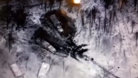 VIDEO/ Publikohen pamjet, postblloku rus pranë Kievit shkatërrohet nga droni 