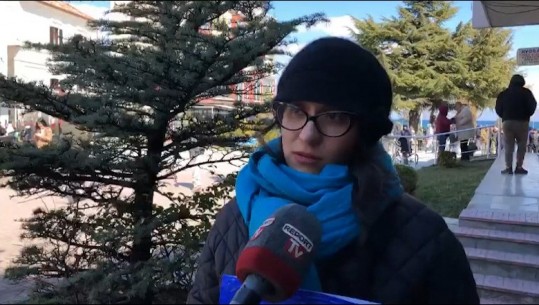 Amanda, gruaja nga Pogradeci që shpëtoi nga lufta: Ika me fëmijën 2 vjeç, bashkëshorti po lufton në Ukrainë! Del në protestë: Ndaloni Putin, stop luftës