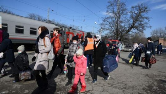 13,000 të evakuuar të shtunën, Rusia akuza Ukrainës: Po bllokoni qëllimisht largimet