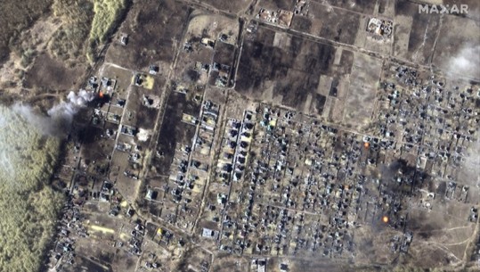 FOTO/ Imazhet e reja satelitore tregojnë dëmet e fundit në Mariupol dhe pranë Kievit