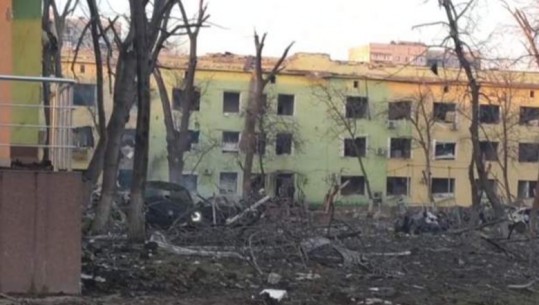 Nënkryetari i Bashkisë Mariupol: Rusët kanë peng 400 mjekë dhe pacientë në spitalin që bombarduan 