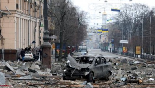 Lufta në Ukrainë, 21 të vdekur pas një sulmi nga Rusia pranë Kharkivit
