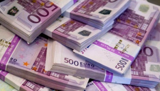 U vodhi për 10 vite rreth 1 mln euro 25 klientëve, në pranga ish-drejtori i bankës në Bilisht