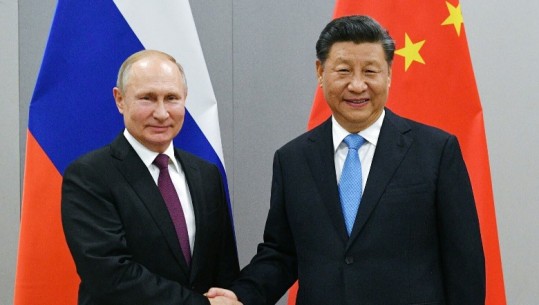 Si po ia vështirëson Kina në heshtje jetën Rusisë