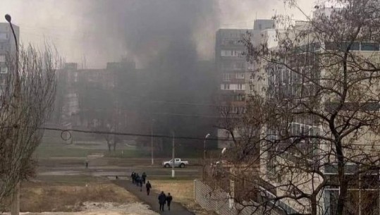 Rusët bombardojnë fabrikën e çelikut në Mariupol, një nga fabrikat më të mëdha në Evropë