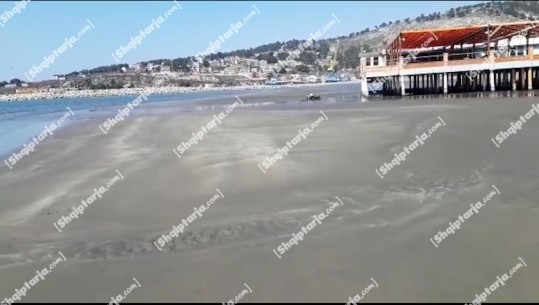 Fenomeni i rrallë në bregdetin e Shëngjinit, deti tërhiqet për disa metra (VIDEO)
