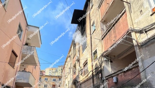 Zjarr në një banesë në Tiranë, njerëzit evakuohen në kohë! Fiket flaka, ende tym nga dritarja 