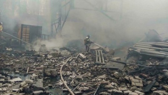Rusët bombardojnë depon e fabrikës farmaceutike në Kiev