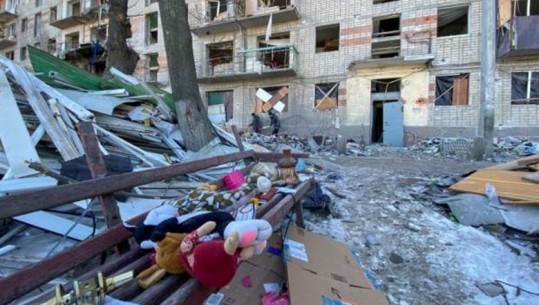 Situatë e vështirë në Kherson, ushqimet dhe ilaçet drejt mbarimit