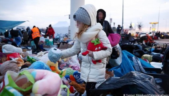 Kievi akuzon Moskën: Ka depërtuar me forcë 400.000 civilë në Rusi